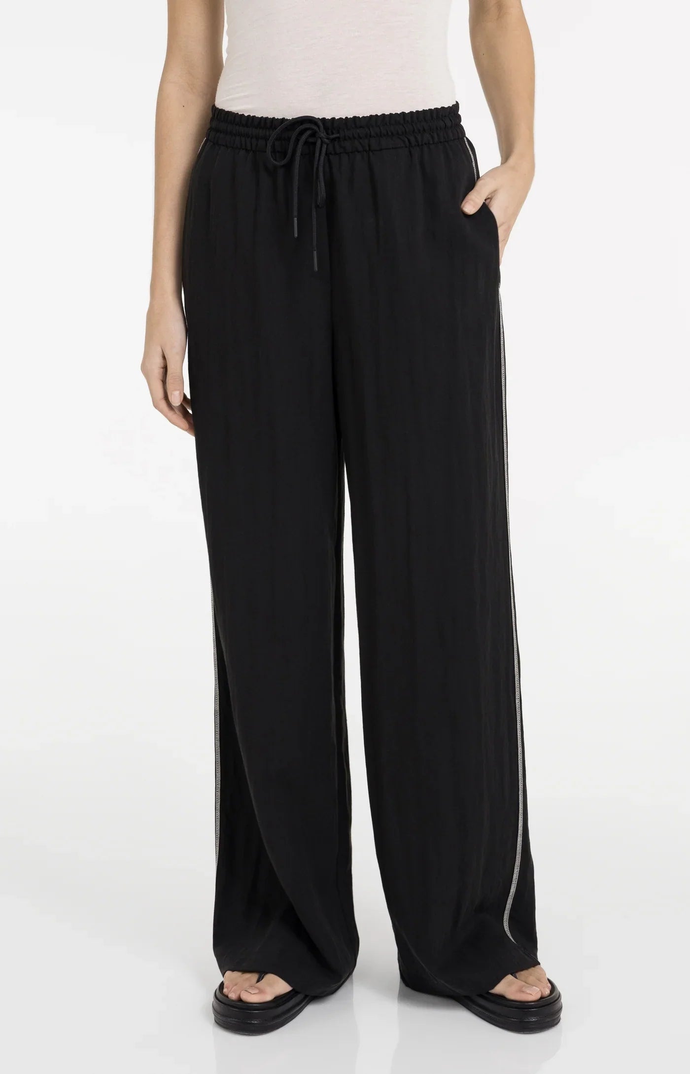 WOVEN WIDE LEG TROUSERS W FLATLOCK DETAIL