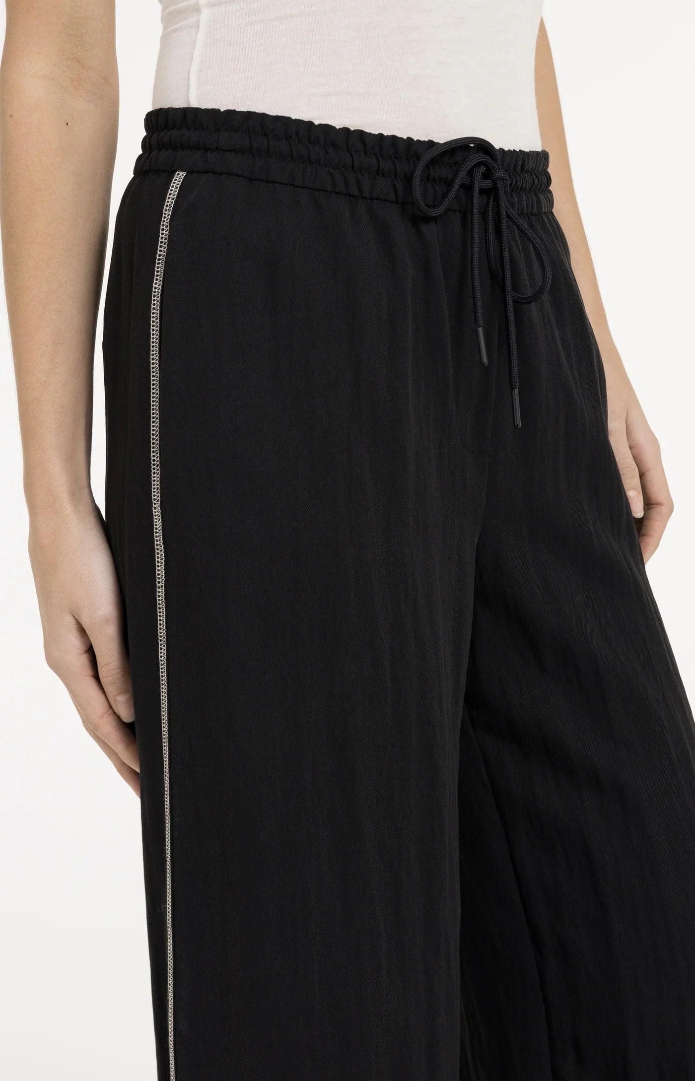 WOVEN WIDE LEG TROUSERS W FLATLOCK DETAIL