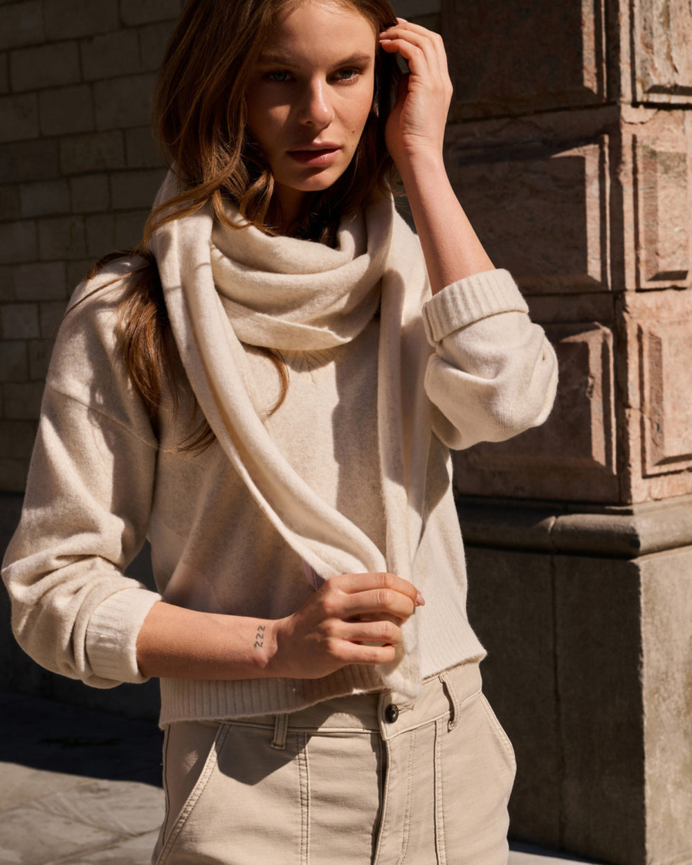 V-NECK COLORBLOCK SWEATER