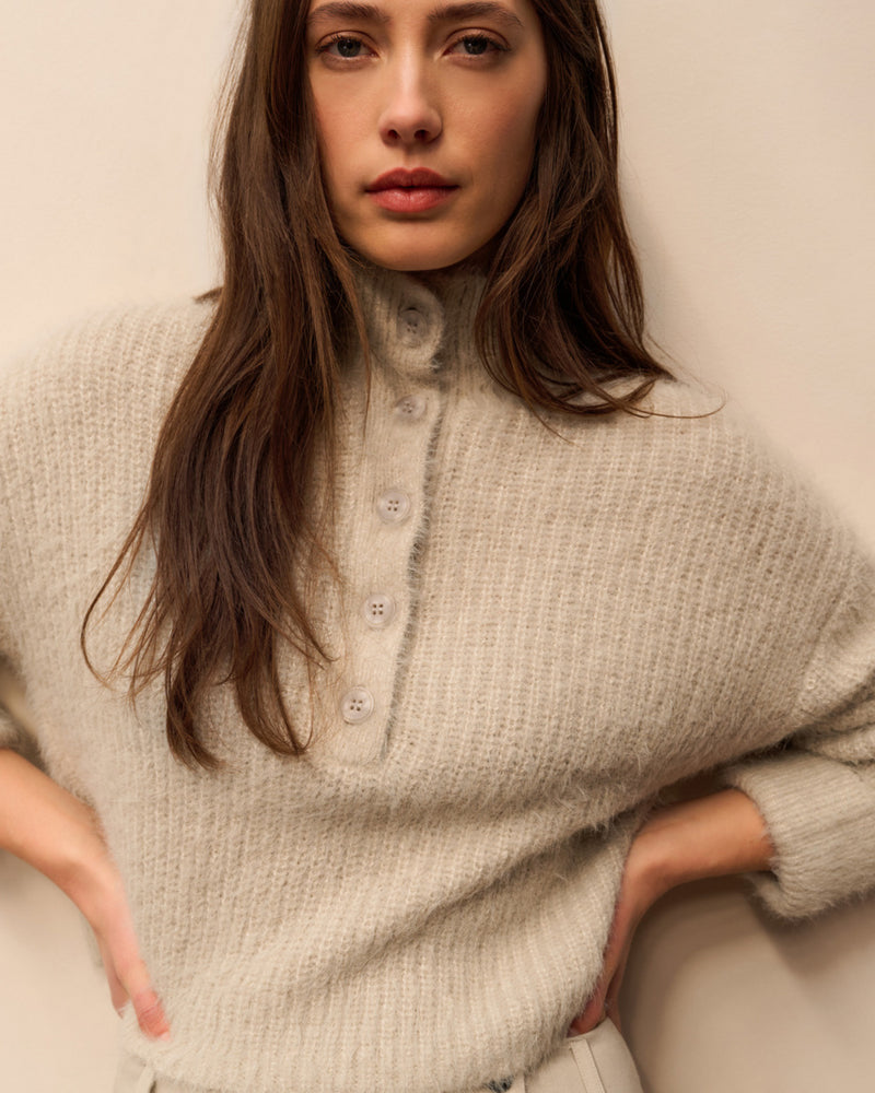 FURRY SWEATER W/ COLLAR